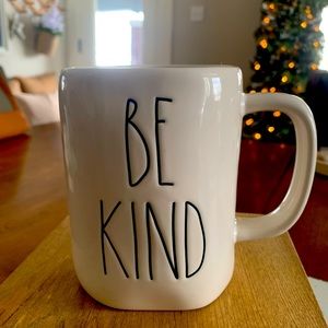 Rae Dunn Artisan Collection Mug “Be Kind”